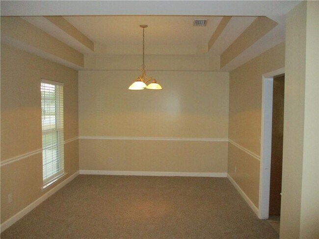 Building Photo - 159 Huntington Cir