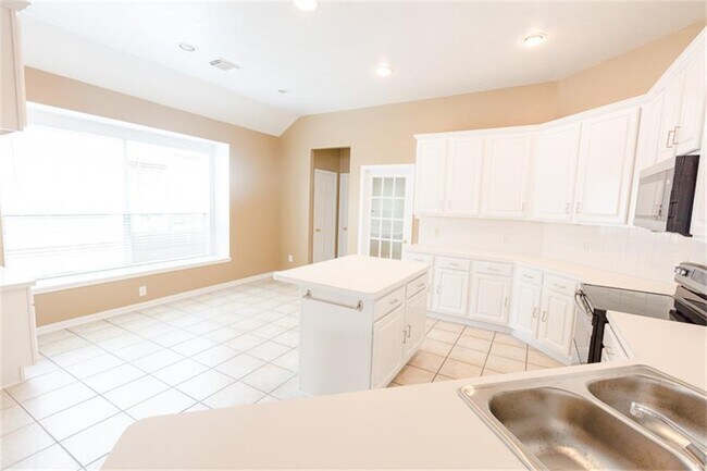 Building Photo - 314 Blossomwood Dr