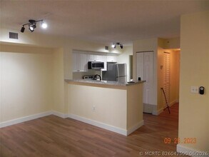 Building Photo - 577 SW 111th Ln