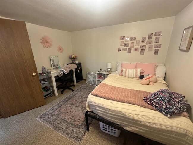 Foto del edificio - 1009 W 22nd St