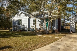 Building Photo - 114 Chestnut Dr