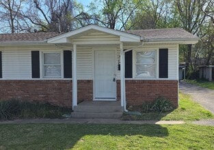 Building Photo - 826-830 S Link Ave