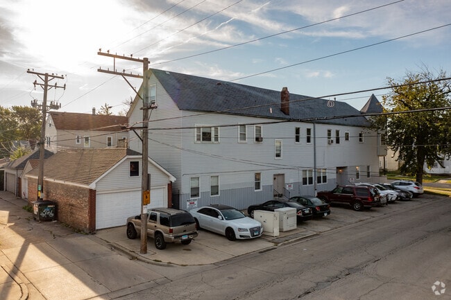 Residents Parking on West Side - 5028 W 31st Pl