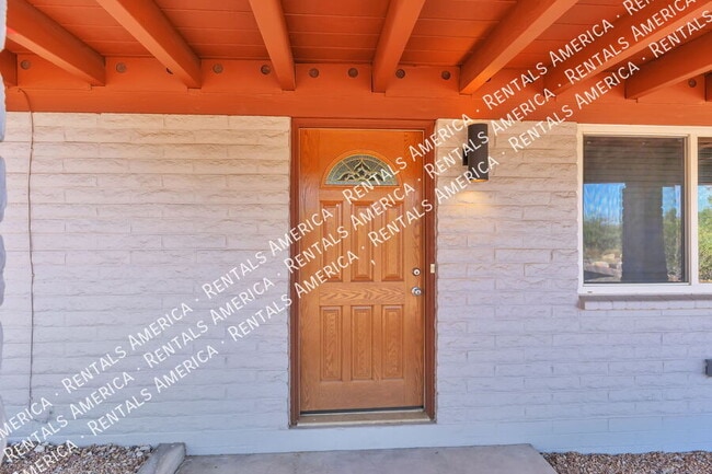 Foto del edificio - 330 E Mountain Vista Dr