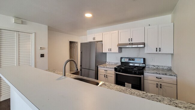 Building Photo - 348 Paterson Plank Rd