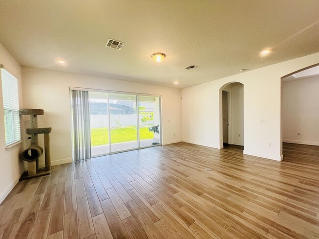 Building Photo - 1225 Bristol Oaks Way