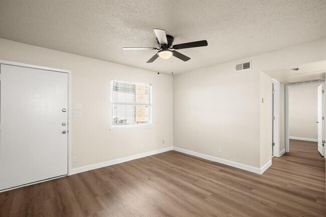 Foto del edificio - 2408 Longview St