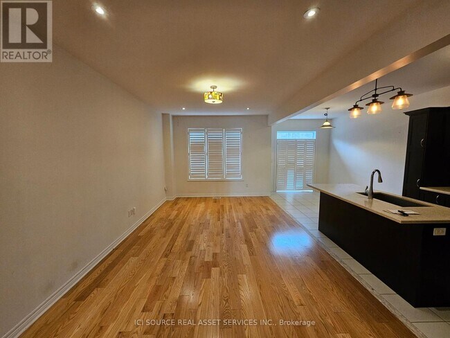 Building Photo - 128 Bridlewood Blvd