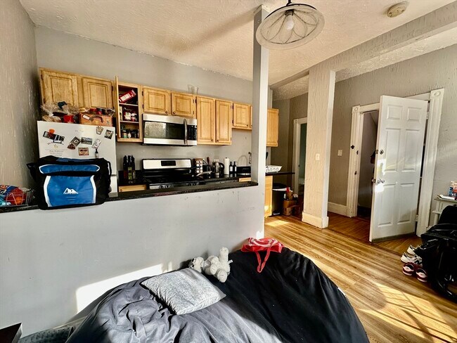 Building Photo - 93A Hillside St