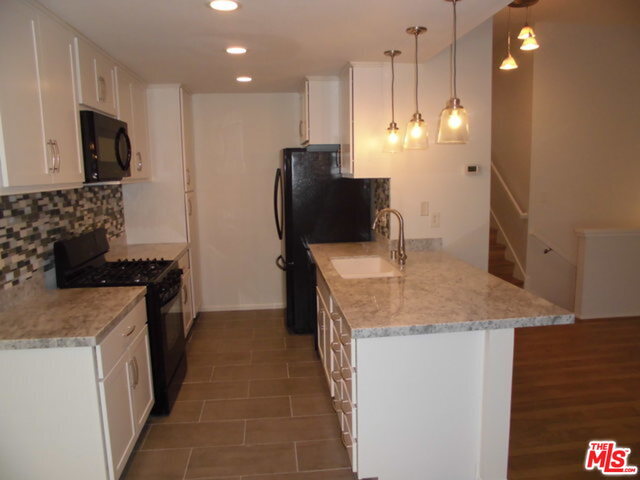 Building Photo - 13322 Maxella Ave