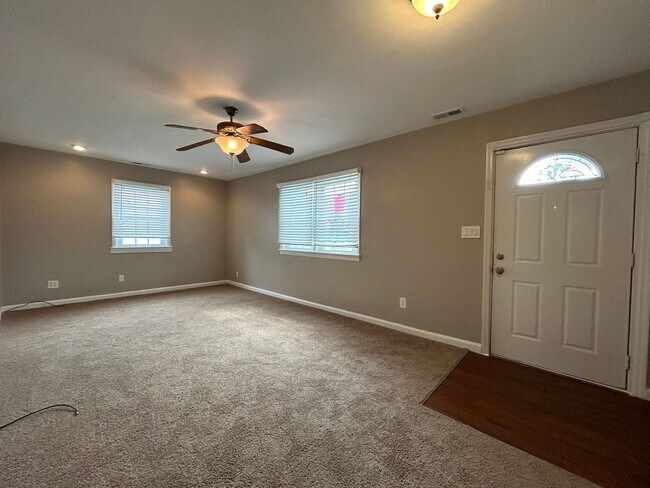 Building Photo - Welcome to this charming single family hom...