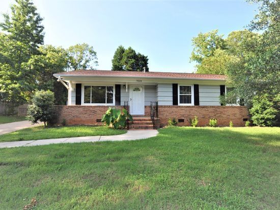 Foto principal - 7323 Idlewild Rd, Charlotte, NC 28212