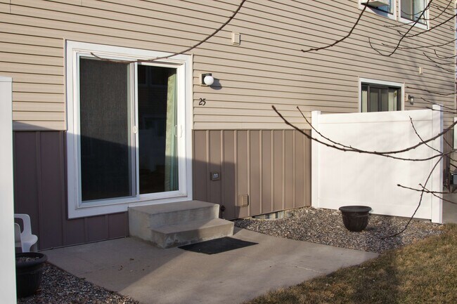 Patio - 3285 Canyon Dr