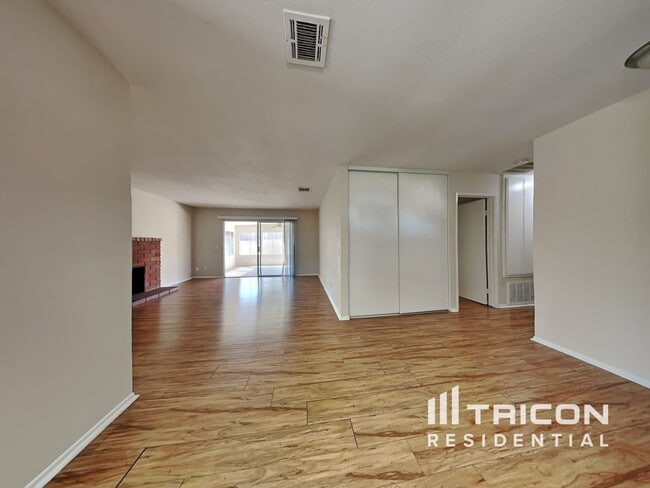 Foto del edificio - 14316 Cholla Dr