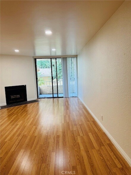 Foto del edificio - 4141 Via Marisol