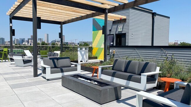 Building Photo - Boutique Apartments