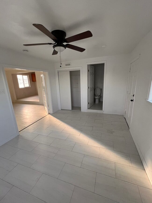 Foto del edificio - HOUSE