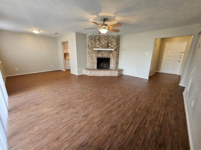 Building Photo - 2714 Lower Valley Dr