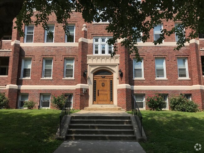 Building Photo - Guilford Hall Apartments