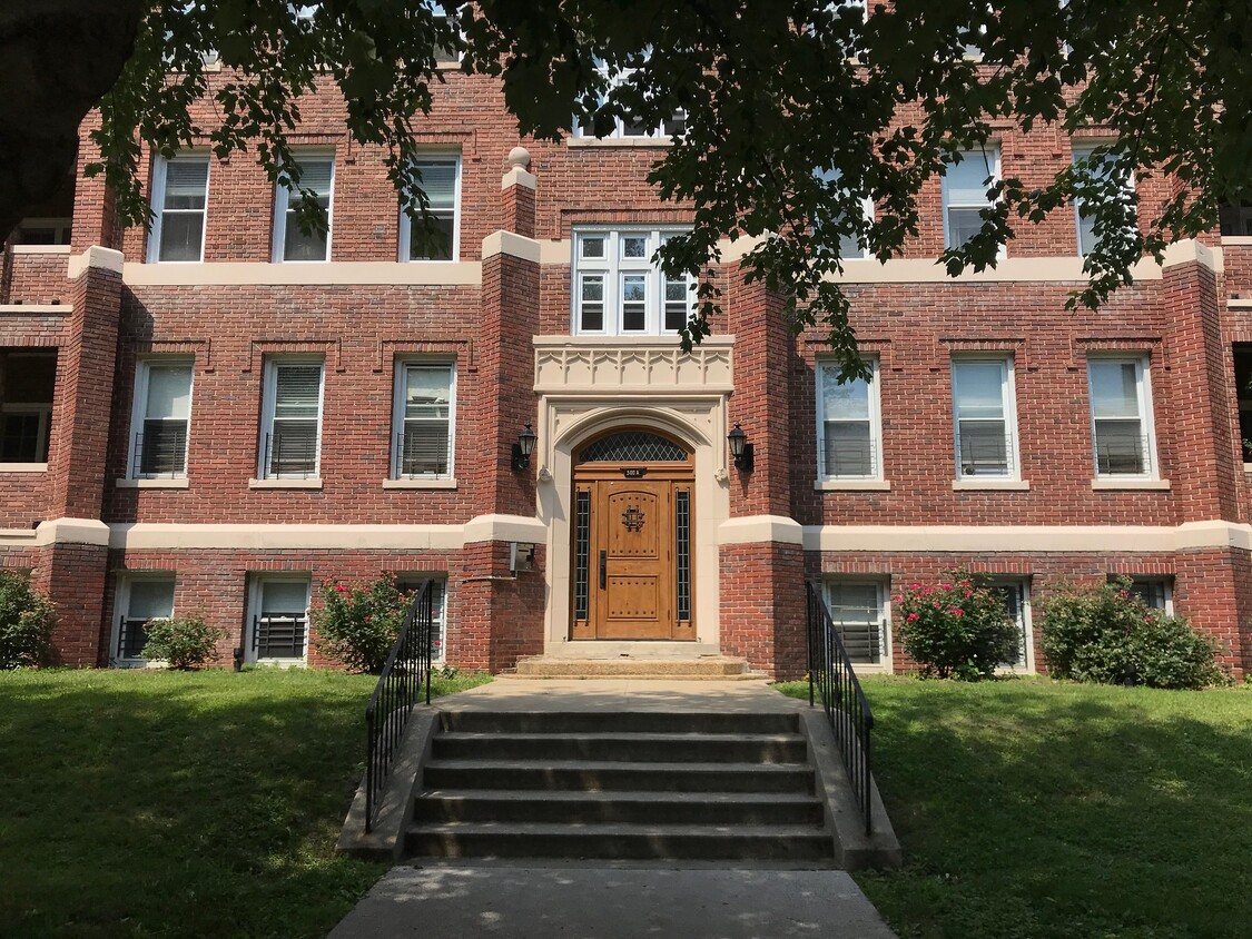 Primary Photo - Guilford Hall Apartments