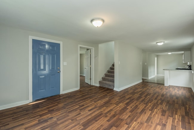 Building Photo - Knoxville 37917 - 3 bedroom, 1 bath home  ...