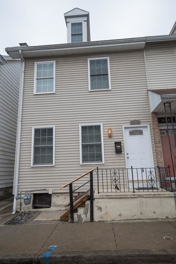 Primary Photo - 4 bedroom in Easton PA 18042