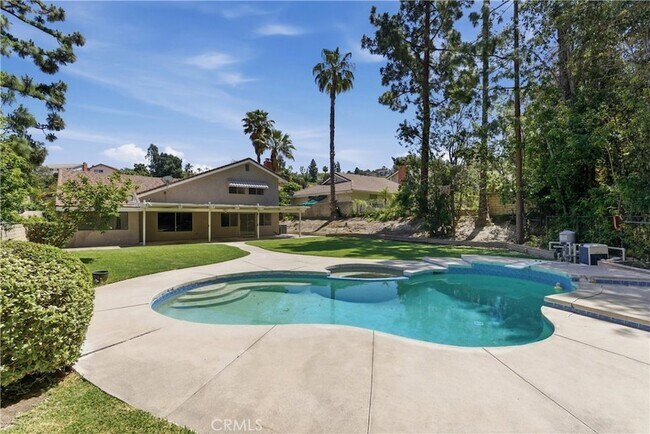 Foto del edificio - 5415 E Willowick Cir