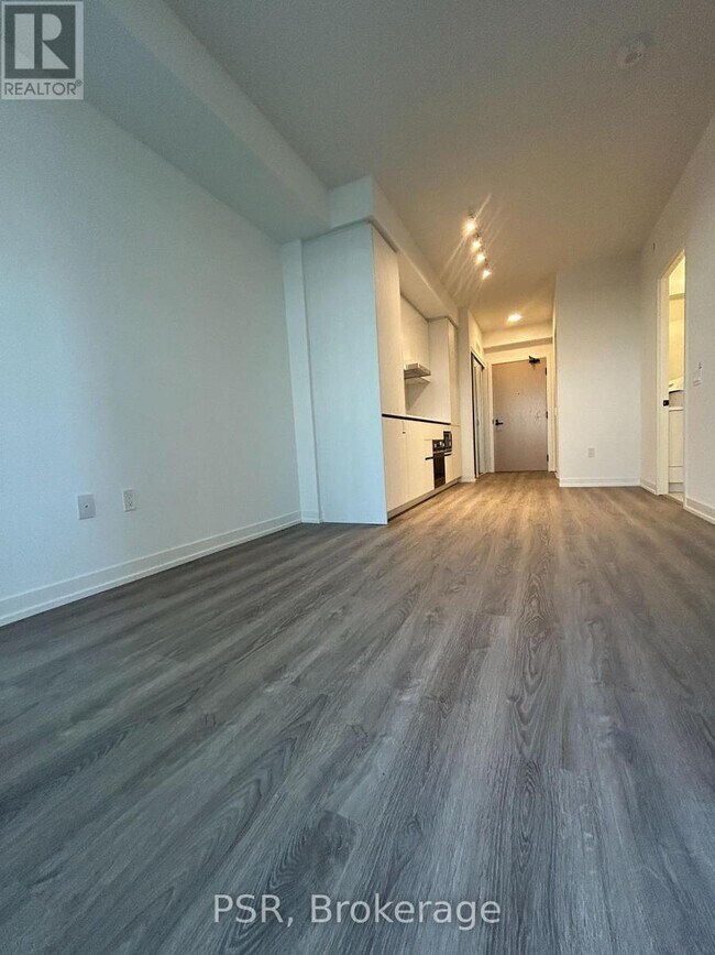 Photo du bâtiment - 8 Interchange Wy