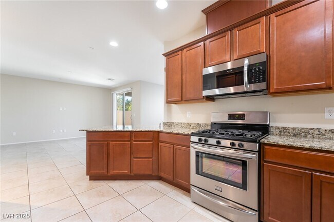 Foto del edificio - 6111 Scarlet Leaf St