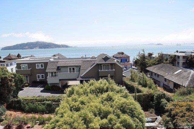 Building Photo - 204 3rd St