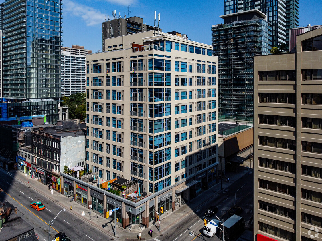 Photo principale - 563 Yonge St E