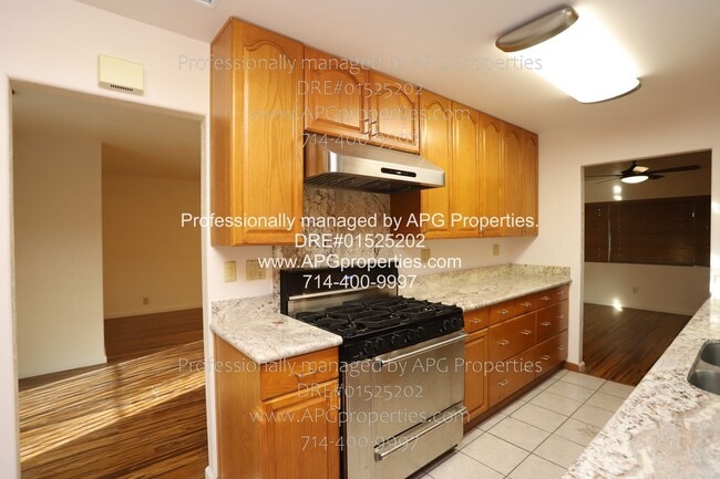 Building Photo - 703 S Citron St