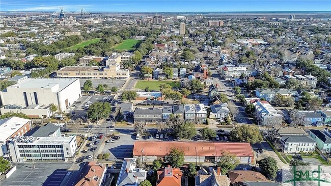 Foto del edificio - 112 E Anderson St
