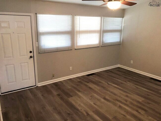 Building Photo - 4401 Hughes Dr
