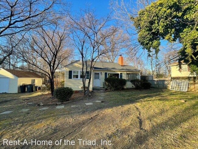 Foto del edificio - 2 br, 1 bath House - 2224 West Cone Boulevard