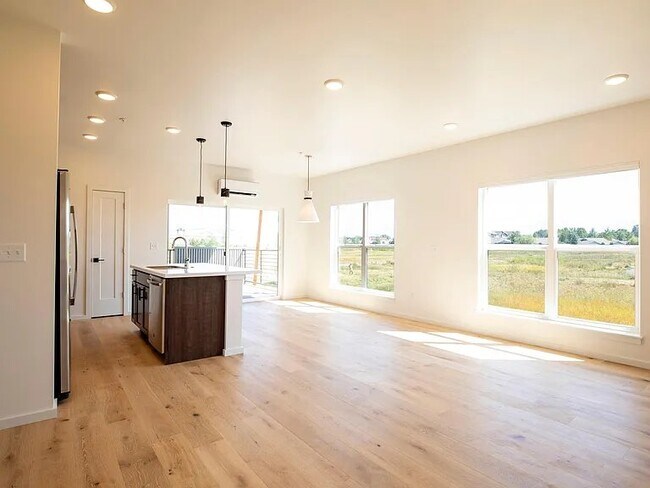 Foto del edificio - 2430 Tschache Ln