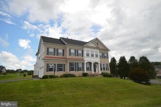 Building Photo - 29 Pathfinder Ct