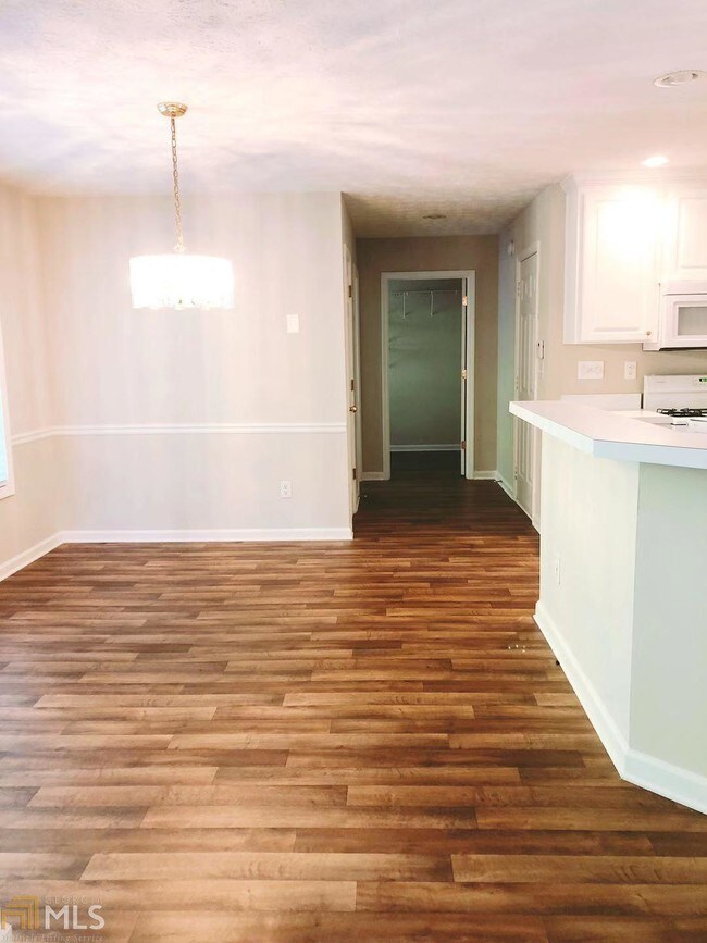 Foto del edificio - 2708 Winsley Dr SW