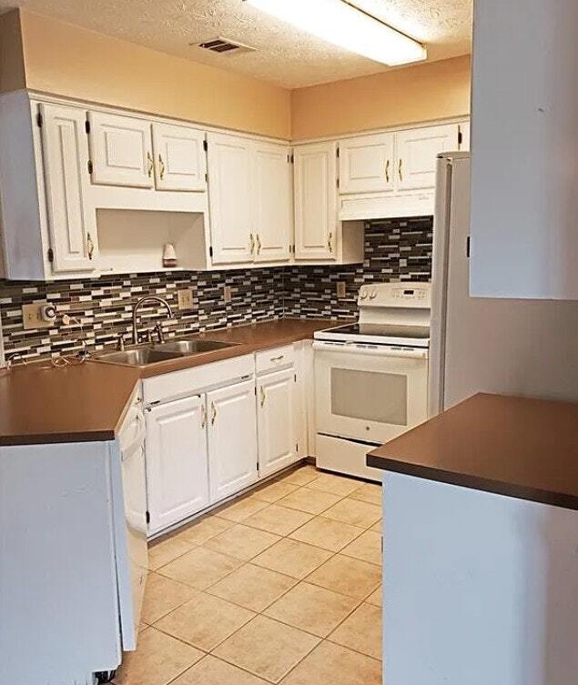 Foto del edificio - 7064 Stoneybrook Dr