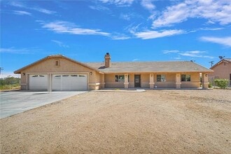 Building Photo - 13611 El Rio Rd