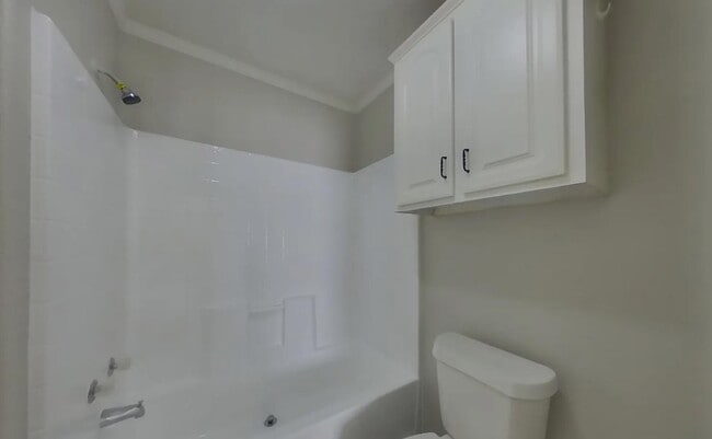 Building Photo - Modern 3-Bedroom Sanctuary in a Sought-After Location