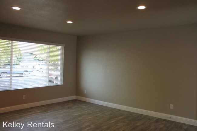 Building Photo - 2540 Campbell Dr