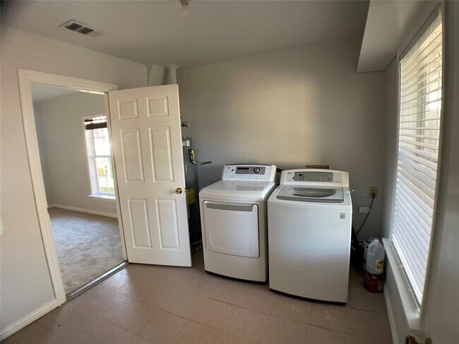 Building Photo - 3617 Cherryhill Ln