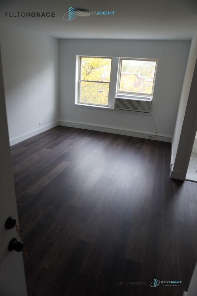 Foto del edificio - 0 bedroom in Chicago IL 60660