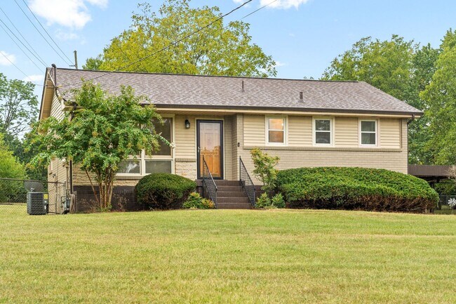 Building Photo - 808 Joyce Lane, Nashville, TN 37216