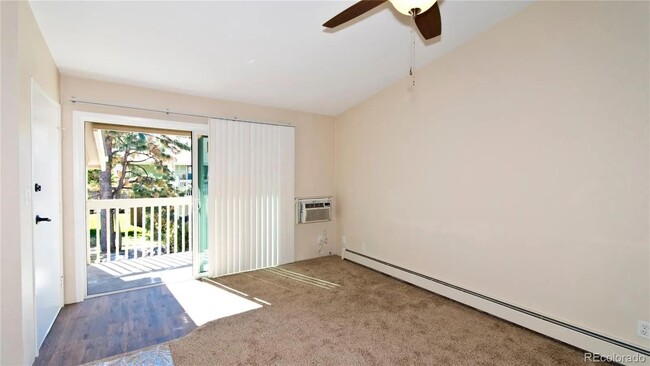 Building Photo - 532 Oakwood Dr