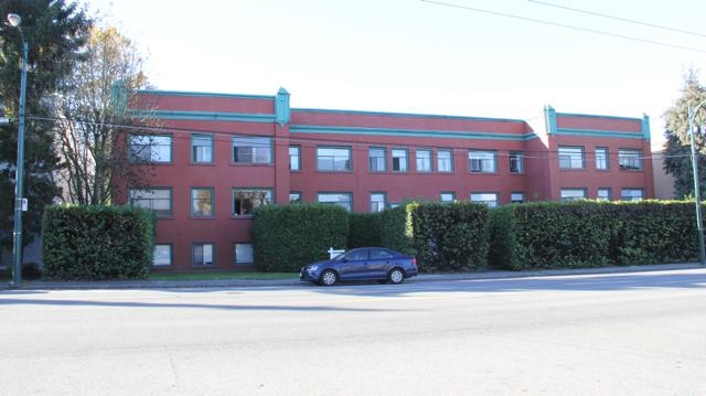 Primary Photo - Montclair Apartments