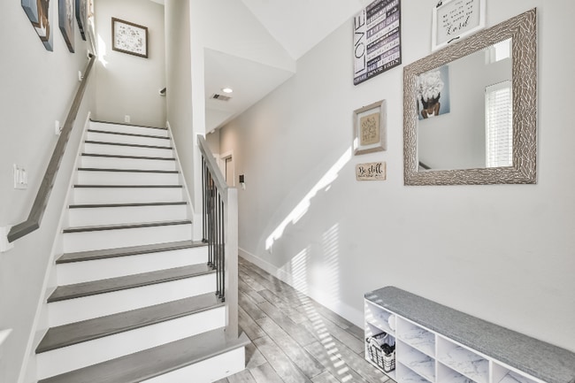 Foto del edificio - 8411 Hempstead Rd