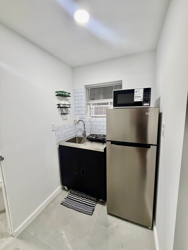 Photo - 6242 SW 24th St (Miramar, FL) Apartment