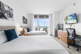 Building Photo - 2602 E Hallandale Beach Blvd